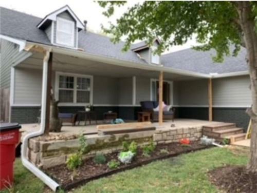 Wow! Spacious Retreat & Amazing Yard 2400+4bd/3bth