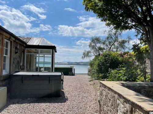 Island View Beach Cottage