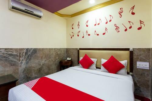Oyo 24196 Hotel Shreenath Palace