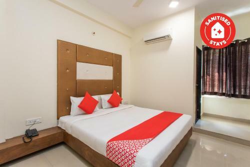 Oyo 24196 Hotel Shreenath Palace