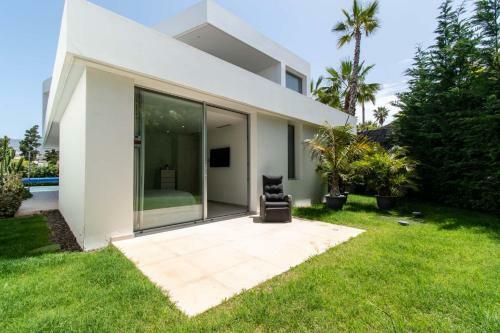 Villa Josefa With Private Heated Pool And Lake Views