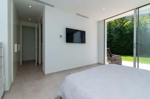 Villa Josefa With Private Heated Pool And Lake Views