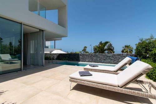 Villa Josefa With Private Heated Pool And Lake Views