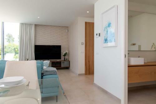 Villa Josefa With Private Heated Pool And Lake Views