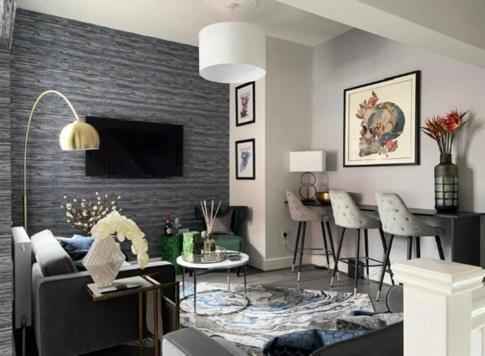 Room 2 (8 Holland Street)
