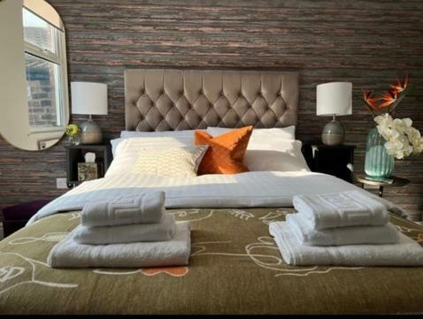 Room 4 (8 Holland Street)
