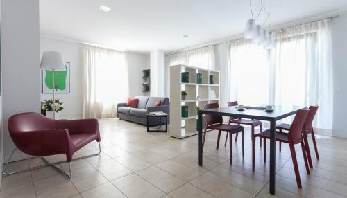 Biondelli Halldis Apartments