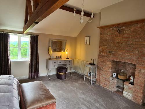 Paddock Cottage - Romantic Bolthole In Rural Idyll