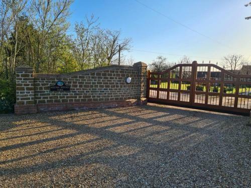 Paddock Cottage - Romantic Bolthole In Rural Idyll