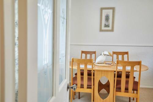 Host & Stay - The Bolt Hole