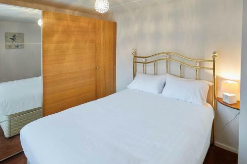 Host & Stay - The Bolt Hole
