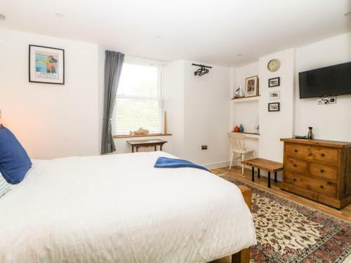Apartment 4 10 Somers Court