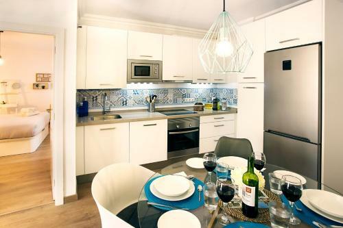 Bright & Quiet Apartment Malaga Center