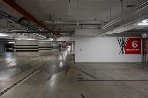 Miedziana Apartment Wroc?aw By Renters