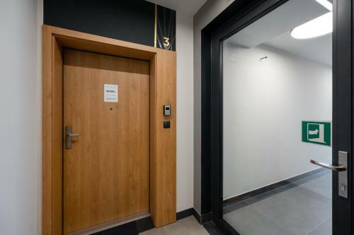 Miedziana Apartment Wroc?aw By Renters