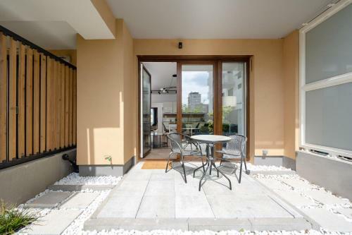 Miedziana Apartment Wroc?aw By Renters