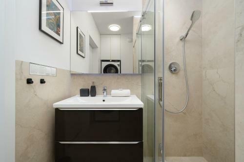 Miedziana Apartment Wroc?aw By Renters