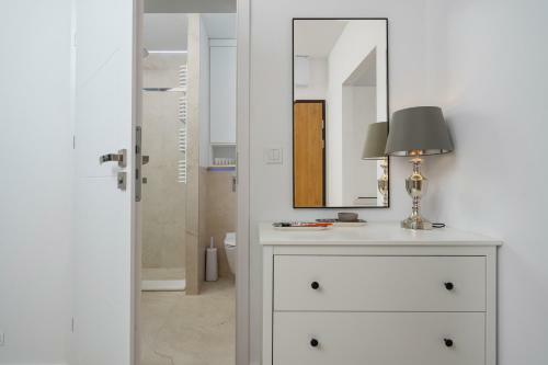 Miedziana Apartment Wroc?aw By Renters