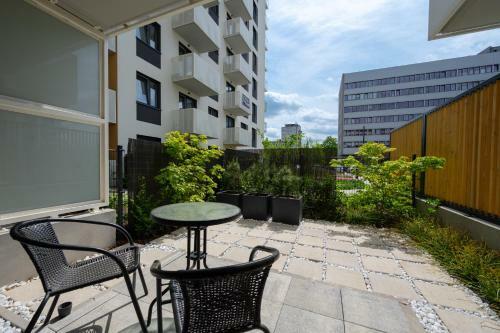 Miedziana Apartment Wroc?aw By Renters