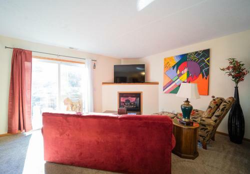 Apartamento Artsy 2 Bedroom Condo W/ Indoor Fireplace