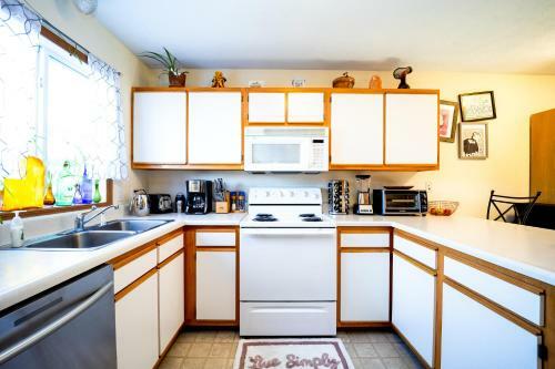 Apartamento Artsy 2 Bedroom Condo W/ Indoor Fireplace