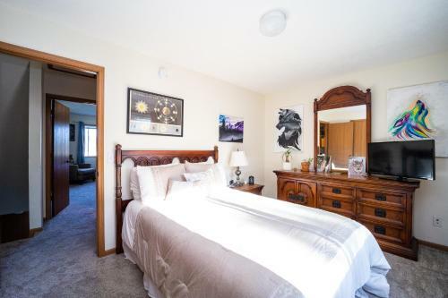 Apartamento Artsy 2 Bedroom Condo W/ Indoor Fireplace