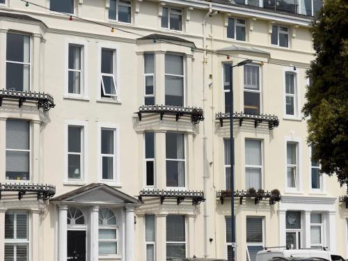 Pass The Keys 2bed Seafront Apartment With Fantastic Views And Parking