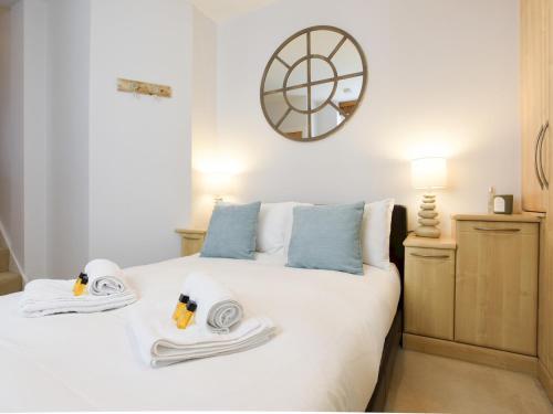 Pass The Keys 2bed Seafront Apartment With Fantastic Views And Parking