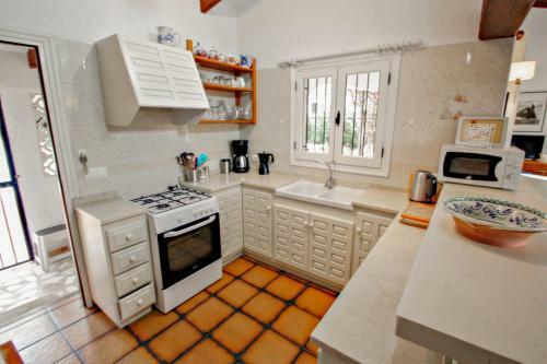 Villa Delf�n - Holiday Home With Swimming Pool In Moraira