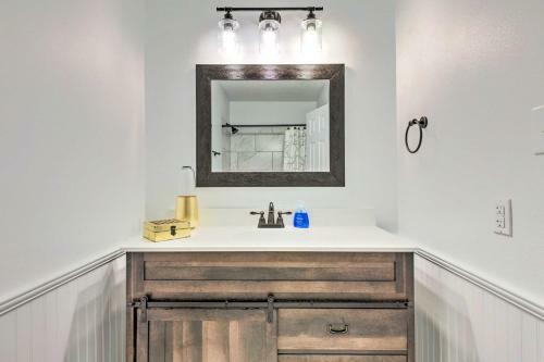 Charming Bay St Louis Home - 1 Mi To Beach!