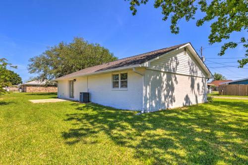 Charming Bay St Louis Home - 1 Mi To Beach!