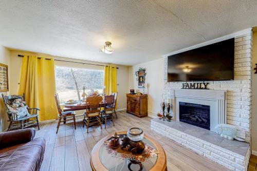 360 Cathy St