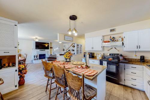 360 Cathy St