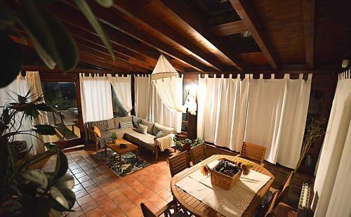 La Casita De Las Piedras