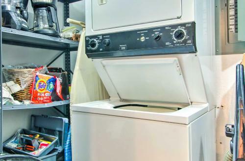 Apartamento Pet-friendly Lake Ozark Escape With Shared Pool