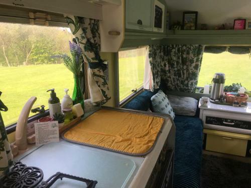 Sunnyside Eco Caravan, Close To Ysp And Cannon Hall