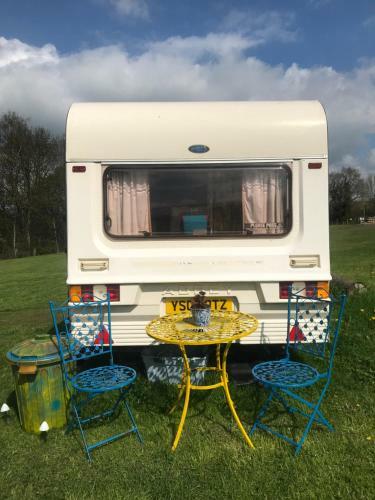 Sunnyside Eco Caravan, Close To Ysp And Cannon Hall
