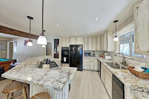 Sprawling Woodland Retreat