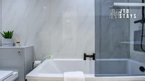 Apartamento Esplanade Heights By Jtb Stays