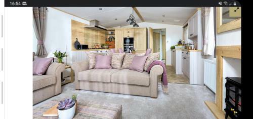 Platinum Static Caravan Hire Kiln Park Tenby