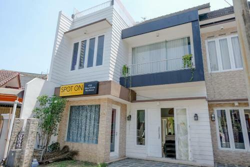 Hostal Griya Shanta Guest House