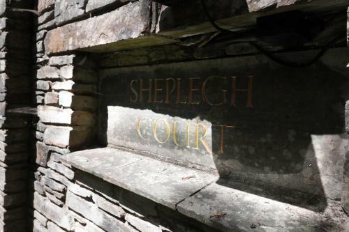 14 Sheplegh Court