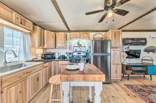 Apartamento Charming Capitan Escape With Mtn Views And Porch!