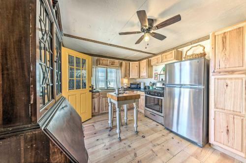 Apartamento Charming Capitan Escape With Mtn Views And Porch!