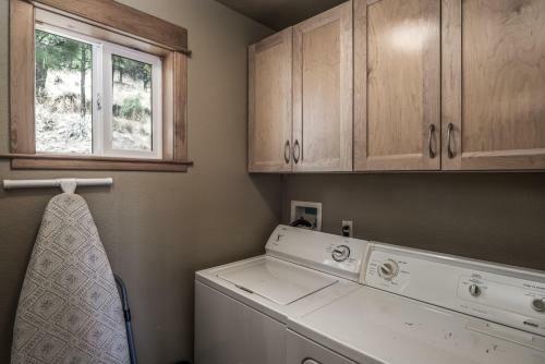 Double Elk Lodge