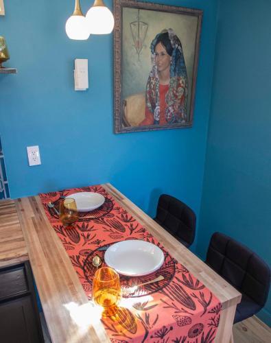 Casa Strega - Beautiful, Colorful Santa Fe Getaway (w/views!)
