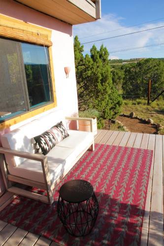 Casa Strega - Beautiful, Colorful Santa Fe Getaway (w/views!)