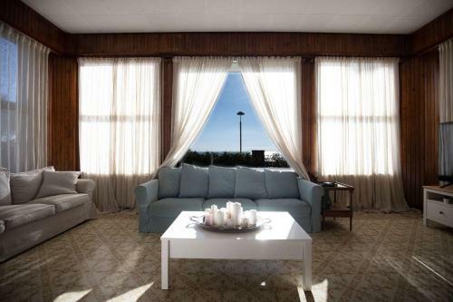 Heritage Beach Villa North Barcelona