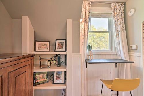 Apartamento Stylish Studio With Fireplace About 3 Mi From Dtwn!