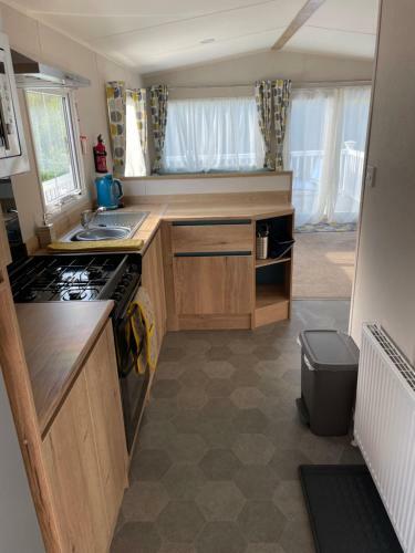 1 Kingfisher Way, Hoburne Devon Bay, Paignton